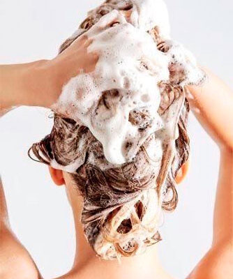Правильное мытье волос, залог здоровой и роскошной косы.